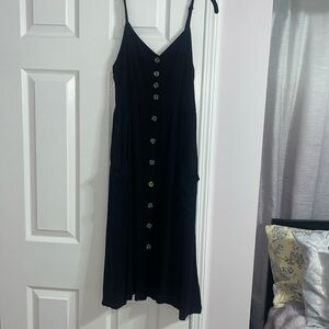 🖤🖤GOOD LUCK GEM BLACK DRESS SIZE LARGE WITH POCKETS & BUTTONS🖤🖤